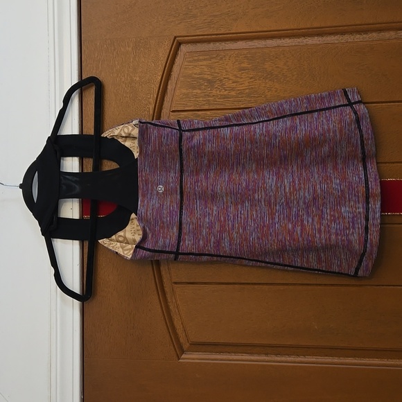 Lululemon Tank Size 4 - Picture 2 of 4